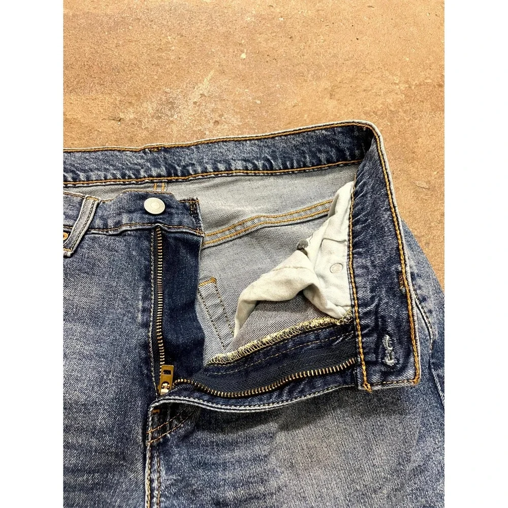 Levi's 541 Athletic Straight Jeans Mens 31x32 Blue Whiskering Denim Medium Wash‎